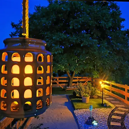 Kis Fakucko, Balatonhoz Koezel * Soly