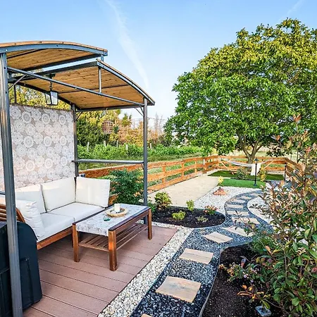 Kis Fakucko, Balatonhoz Koezel