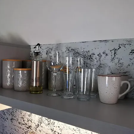 Kis Fakucko, Balatonhoz Koezel Soly