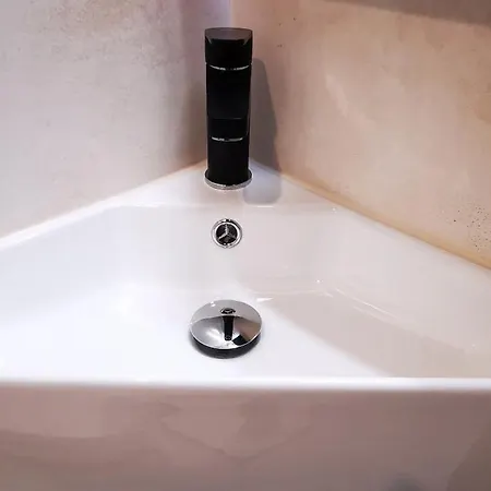 Kis Fakucko, Balatonhoz Koezel Soly