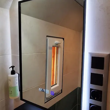 Kis Fakucko, Balatonhoz Koezel Soly